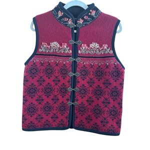 Icelandic Boiled Wool Woman's Red Vest Size Medium Metal Clasps Embroidery‎